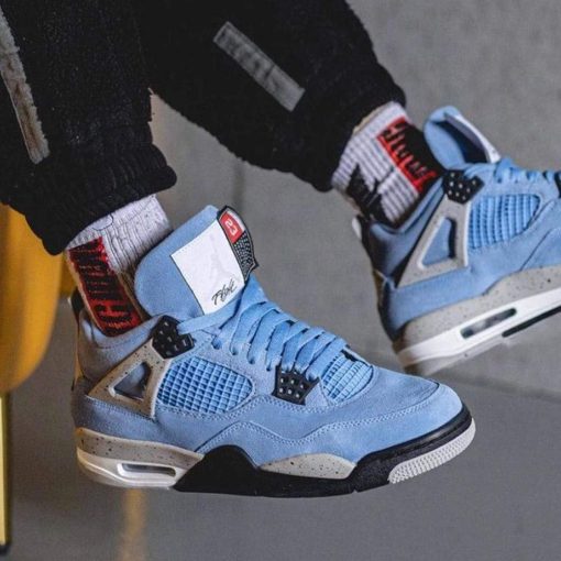 Air Jordan 4 Retro ‘University Blue’