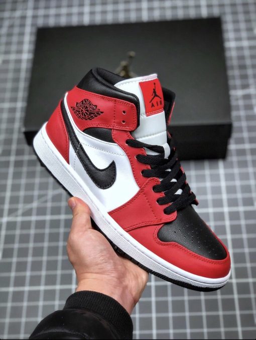 Jordan 1 Mid Chicago Black Toe