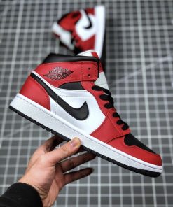 Jordan 1 Mid Chicago Black Toe