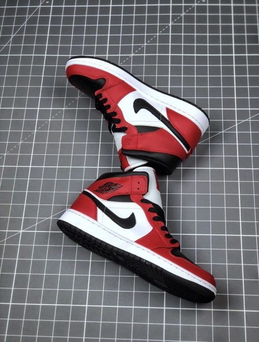 Jordan 1 Mid Chicago Black Toe