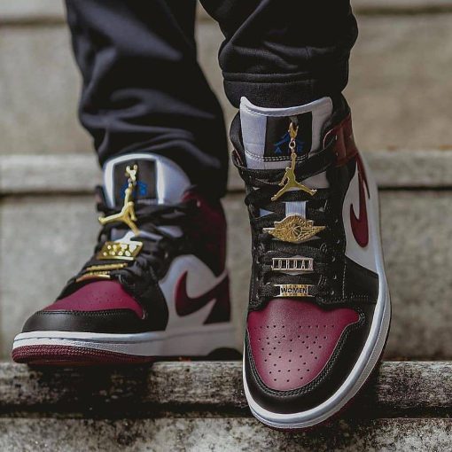 Air Jordan 1 Mid SE Black Dark Beetroot