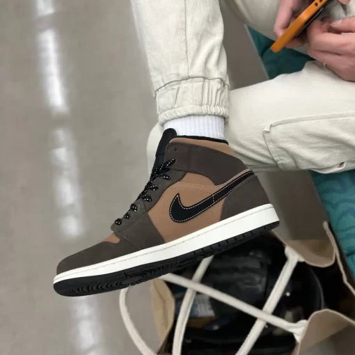 Jordan 1 Mid SE ‘Dark Chocolate’