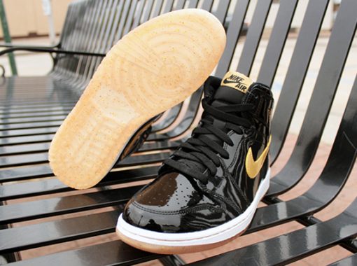 Jordan 1 Retro Black Metallic Gold (2013)