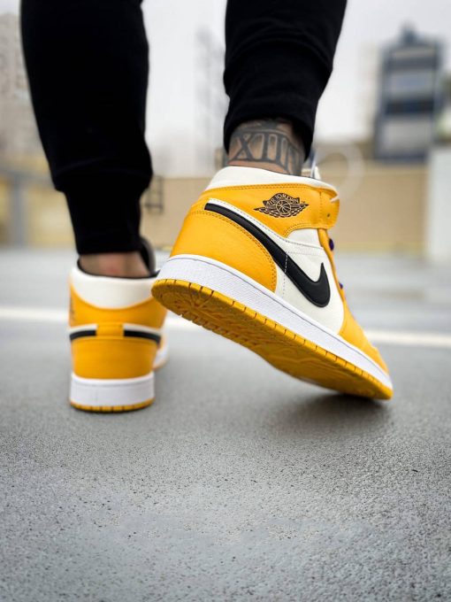 Air Jordan 1 Mid Lakers Colorway