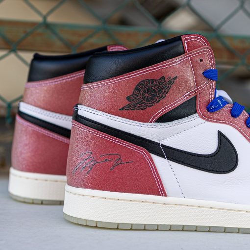 Air Jordan 1 Retro High OG “Trophy Room – With Blue Laces”