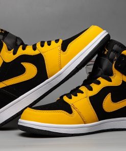 Air Jordan 1 Retro Mid ‘Reverse New Love’